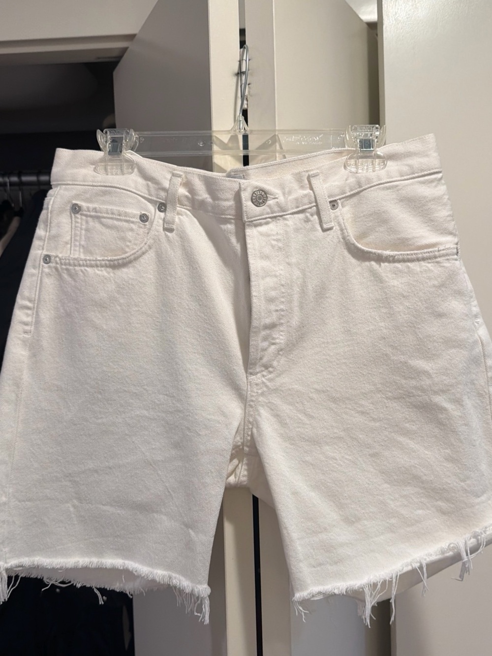 Agolde Oyster Rumi Mid Length Short in White